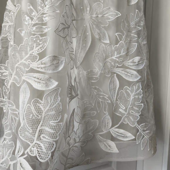 David's Bridal DB Studio Sequin Leaf Sheath Wedding Dress Soft White Size 8 - Picture 3 of 16